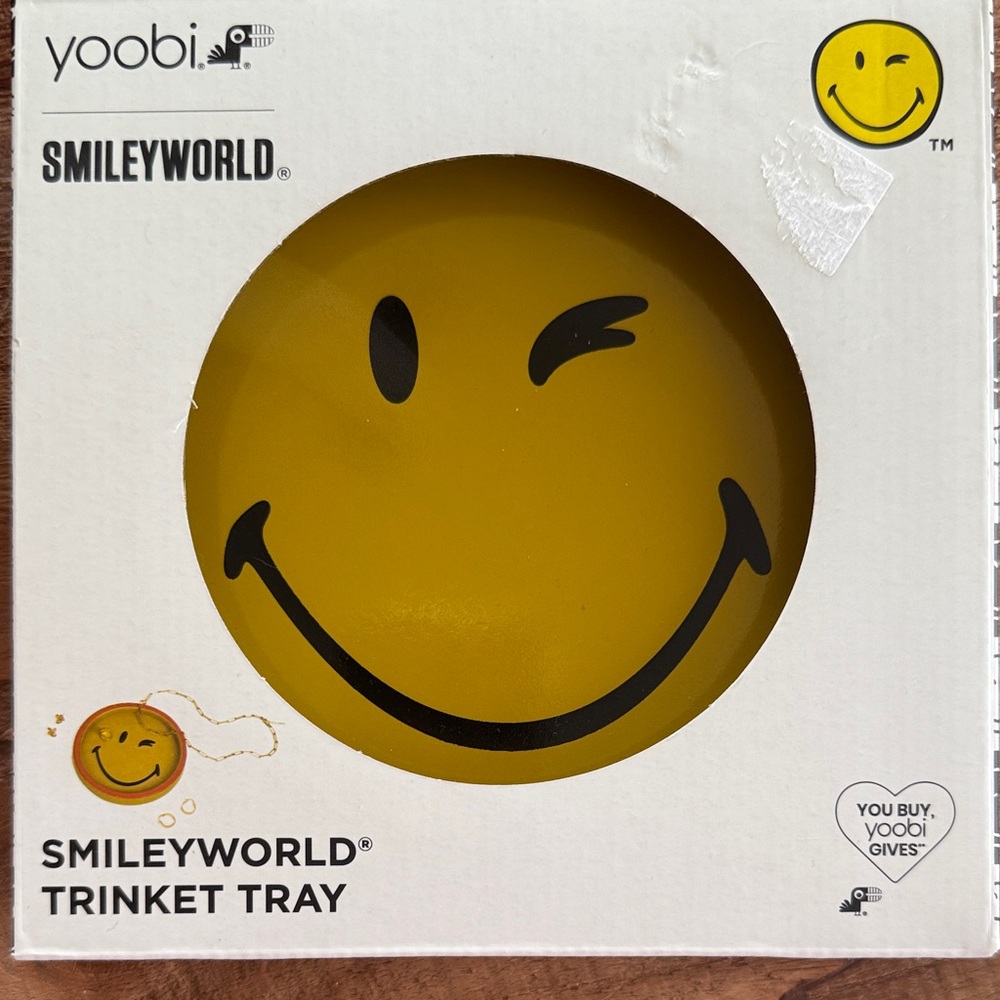 Yoobi SmileyWorld trinket tray